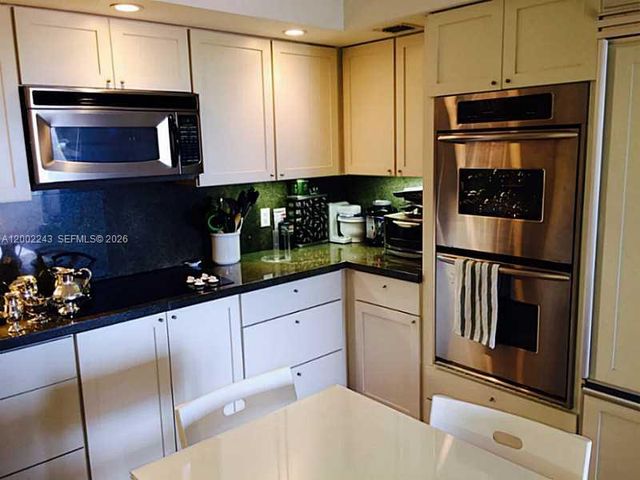 155 OCEAN LANE DR 1101, Key Biscayne, FL 33149