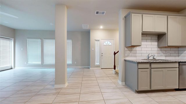 519 Dr Martin Luther King Jr Drive, La Porte, TX 77571