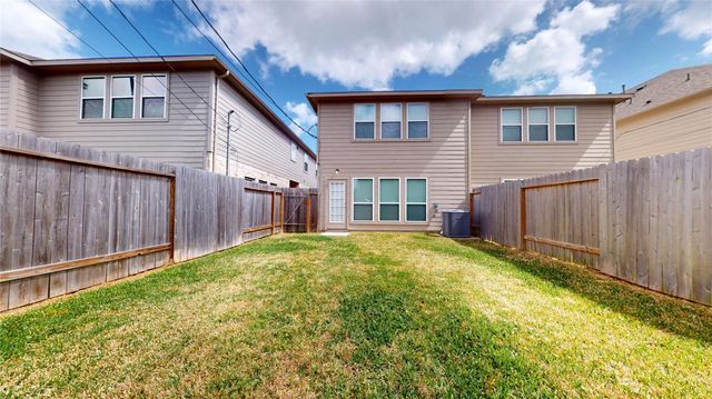 519 Dr Martin Luther King Jr Drive, La Porte, TX 77571