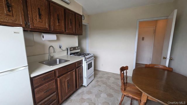 1523 Central Park 8F, Yonkers, NY 10710