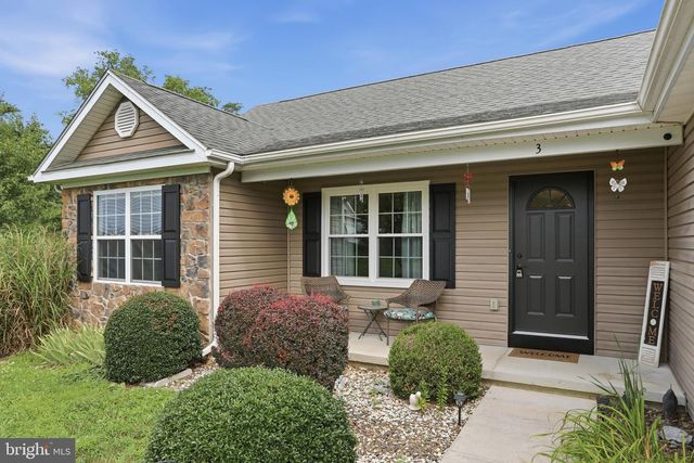 3 LURE CT, Inwood, WV 25428