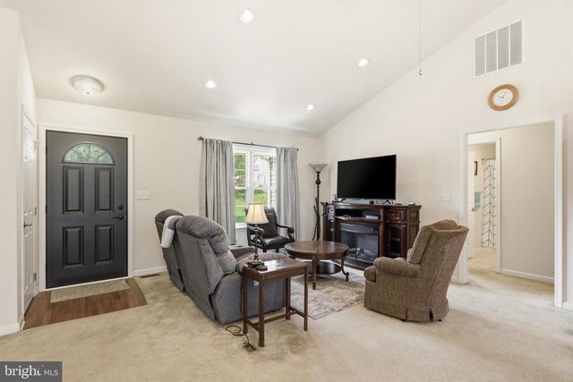 3 LURE CT, Inwood, WV 25428