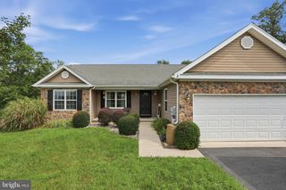 3 LURE CT, Inwood, WV 25428