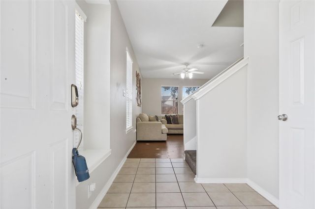 418 Folk Crest Lane, Dickinson, TX 77539
