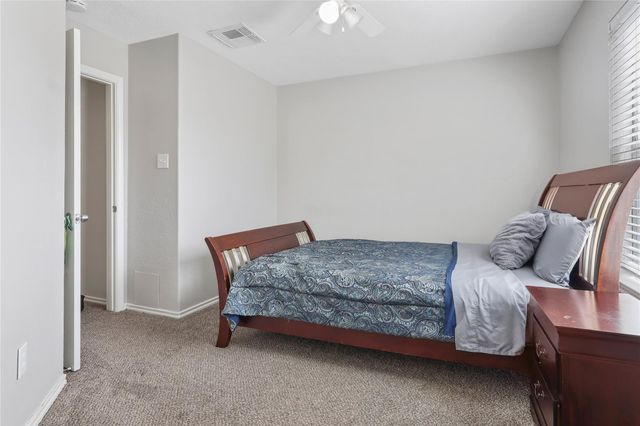 418 Folk Crest Lane, Dickinson, TX 77539