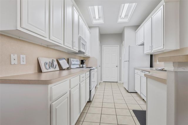 418 Folk Crest Lane, Dickinson, TX 77539