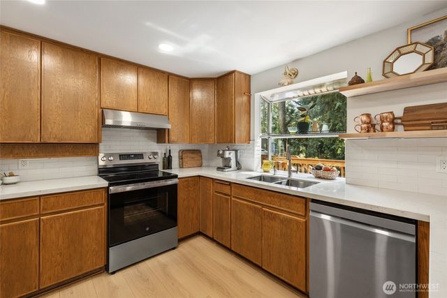 16704 188th Place NE, Woodinville, WA 98072