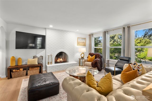 16704 188th Place NE, Woodinville, WA 98072