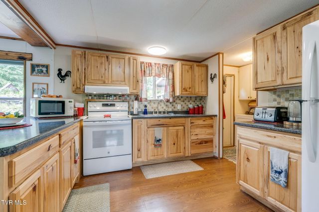 954 Longs Bend Road, Rogersville, TN 37857