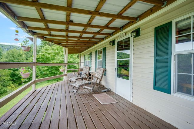 954 Longs Bend Road, Rogersville, TN 37857