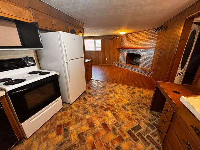 1604 Ennis Street, Plainview, TX 79072