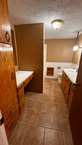 1604 Ennis Street, Plainview, TX 79072