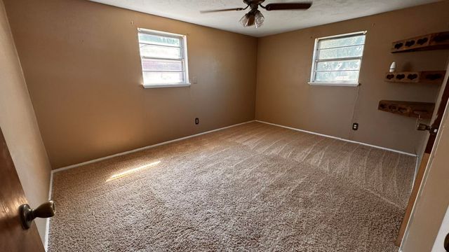 1604 Ennis Street, Plainview, TX 79072