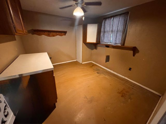 1604 Ennis Street, Plainview, TX 79072