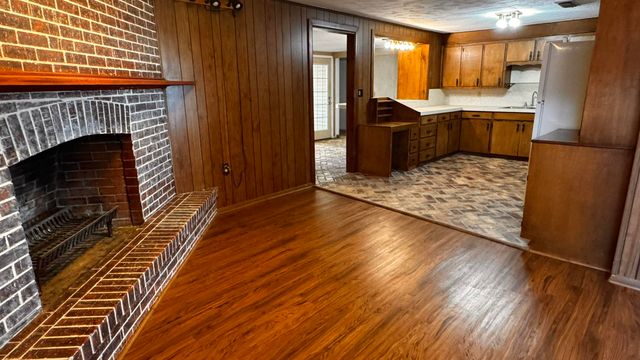 1604 Ennis Street, Plainview, TX 79072