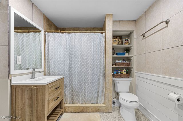 2563 Weeks AVE, Naples, FL 34112