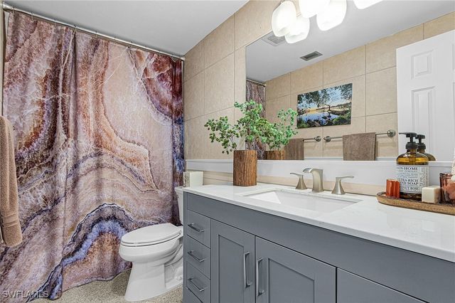 2563 Weeks AVE, Naples, FL 34112