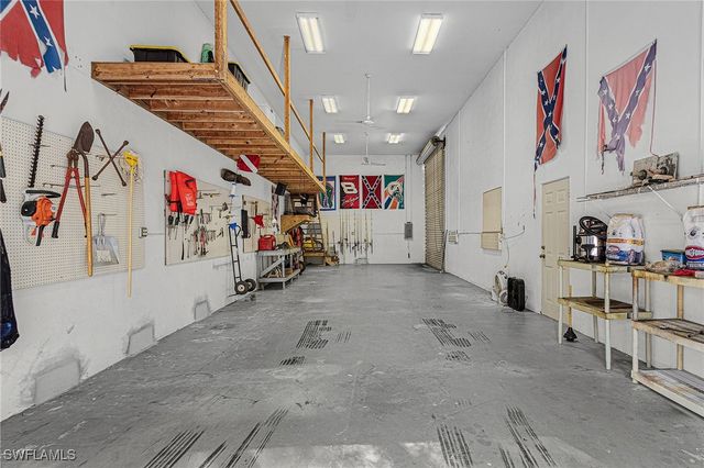 2563 Weeks AVE, Naples, FL 34112