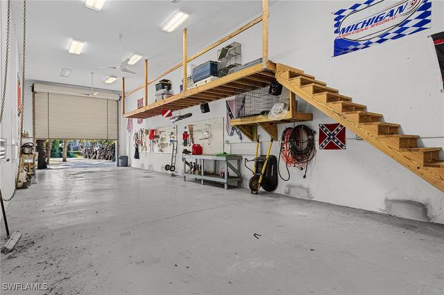 2563 Weeks AVE, Naples, FL 34112