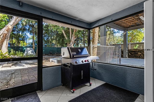 2563 Weeks AVE, Naples, FL 34112