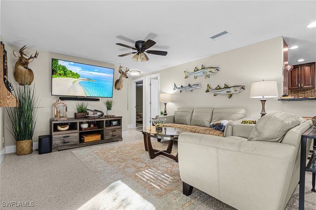 2563 Weeks AVE, Naples, FL 34112