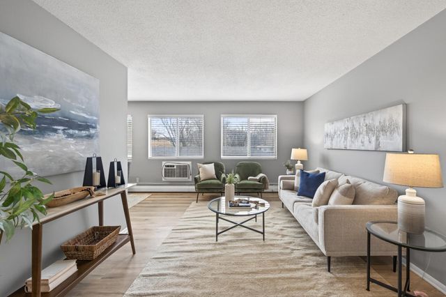 2341 Unity Avenue N, Golden Valley, MN 55422