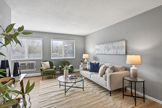 2341 Unity Avenue N, Golden Valley, MN 55422