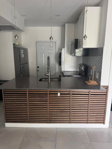2201 Greene Street 2, Hollywood, FL 33020