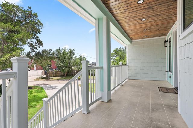100 Cedar Lane, Seabrook, TX 77586