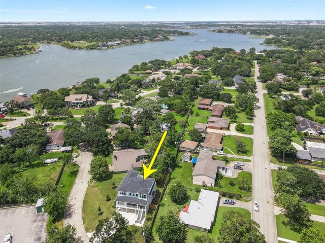 100 Cedar Lane, Seabrook, TX 77586