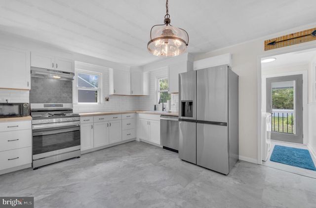 1181 BYRD DR, Woodbury, NJ 08096