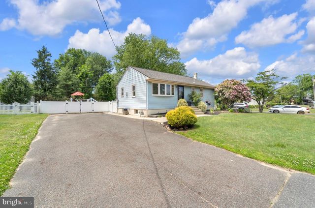 1181 BYRD DR, Woodbury, NJ 08096