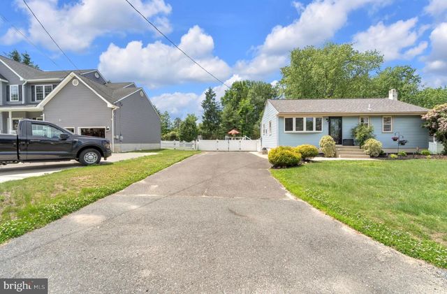 1181 BYRD DR, Woodbury, NJ 08096