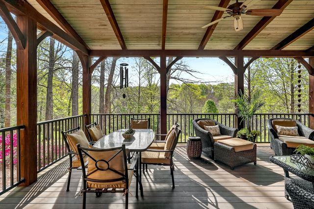 678 Oakland Dr, Sparta, TN 38583