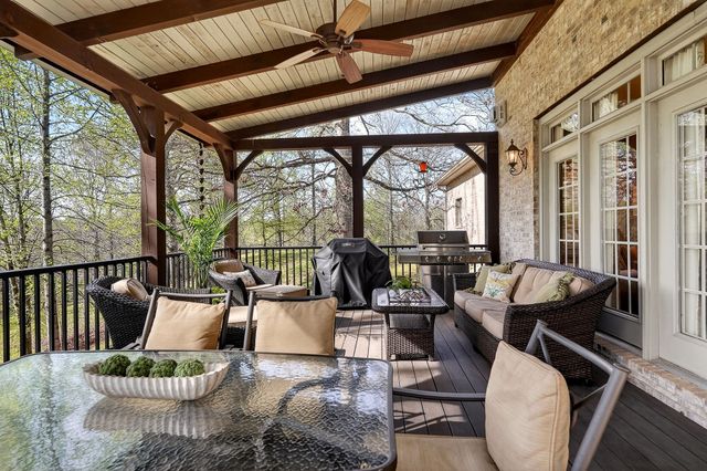 678 Oakland Dr, Sparta, TN 38583
