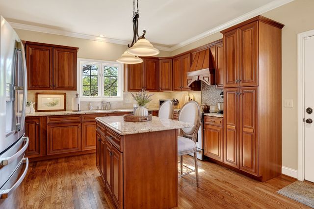 678 Oakland Dr, Sparta, TN 38583