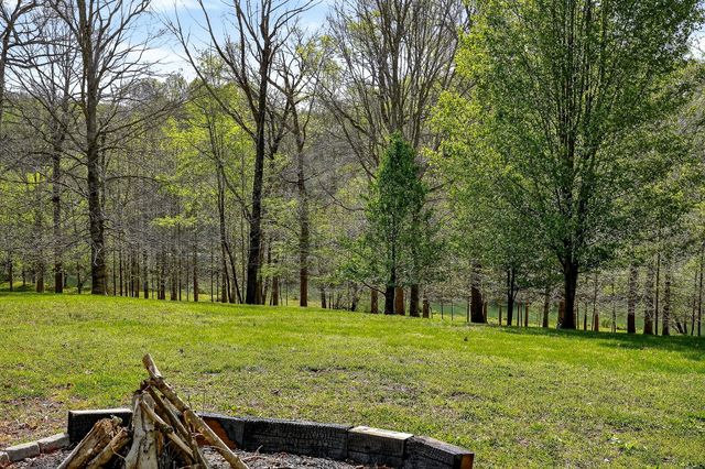 678 Oakland Dr, Sparta, TN 38583