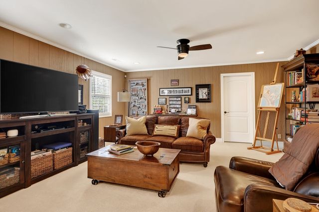 678 Oakland Dr, Sparta, TN 38583