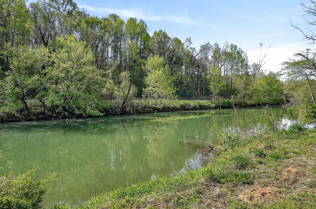 678 Oakland Dr, Sparta, TN 38583