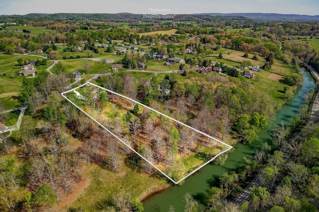 678 Oakland Dr, Sparta, TN 38583