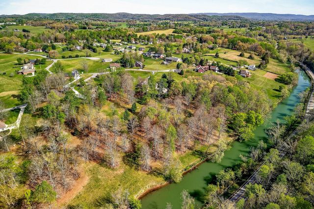 678 Oakland Dr, Sparta, TN 38583