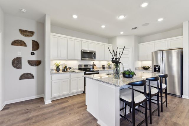 163 Two Bits LN, Elgin, TX 78621