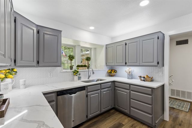 7504 Canyon Crest Court, Fort Worth, TX 76179