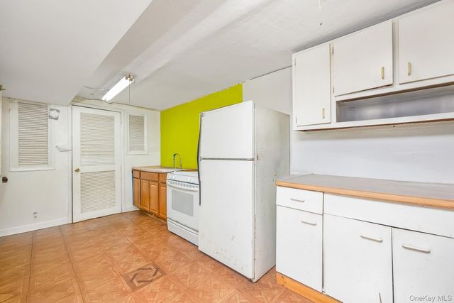 58-43 81st Street, Middle Village, NY 11379