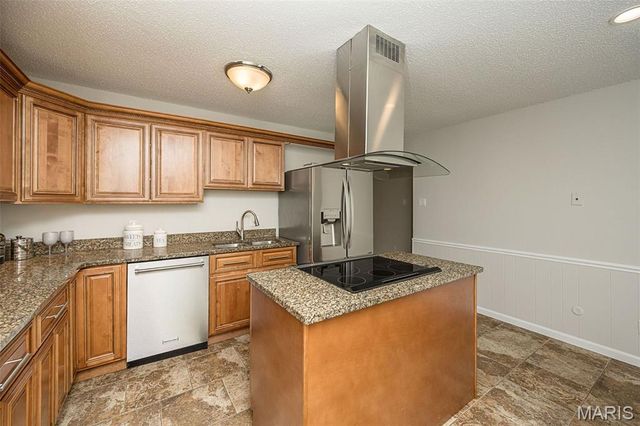 7 Nicolet Drive, Manchester, MO 63011