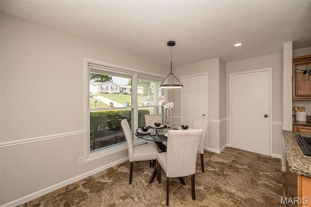 7 Nicolet Drive, Manchester, MO 63011