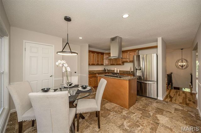 7 Nicolet Drive, Manchester, MO 63011