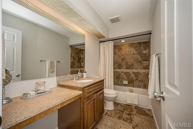 7 Nicolet Drive, Manchester, MO 63011