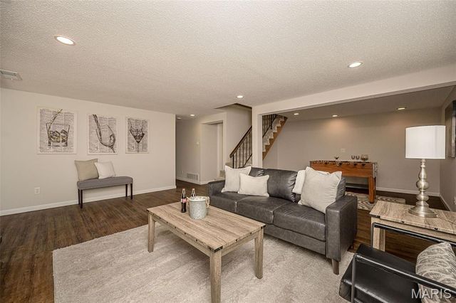 7 Nicolet Drive, Manchester, MO 63011