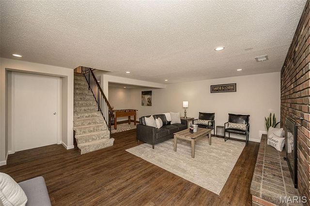7 Nicolet Drive, Manchester, MO 63011